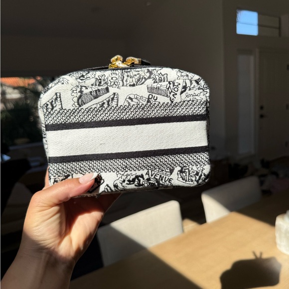 Christian Dior Black & White Toile Embroidered Cosmetic Pouch Beaute Line - Picture 4 of 8